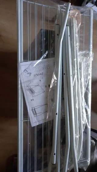 Burro para zapatos y ropa blanco