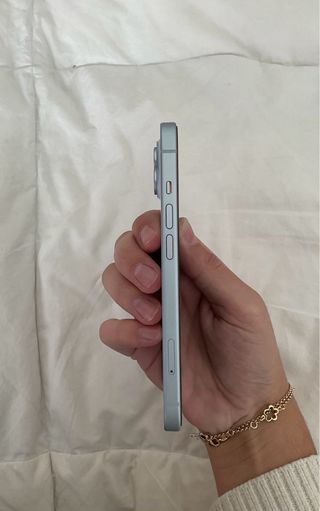 iPhone 15 Azul Claro