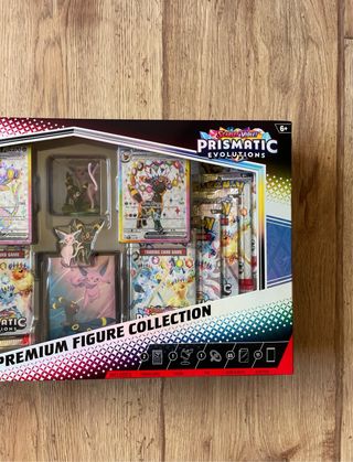 Pokémon Prismatic Evo Premium Figure Collection