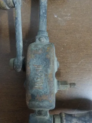 Antiguo taladro de mano manual