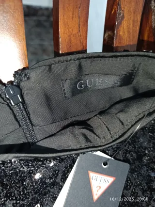 Minifalda Guess lentejuelas negra Talla S
