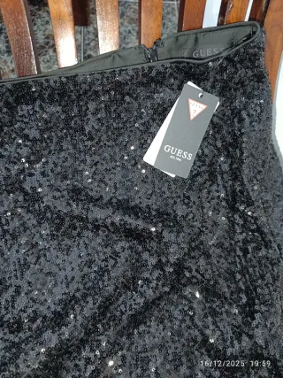 Minifalda Guess lentejuelas negra Talla S