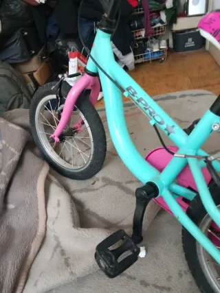 Bici infantil niña rosa y turquesa,en muy buen est