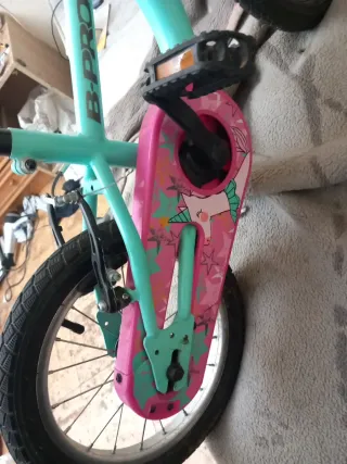 Bici infantil niña rosa y turquesa,en muy buen est