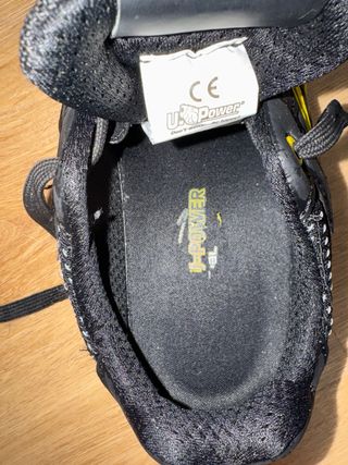 Zapatos de seguridad negros y amarillos