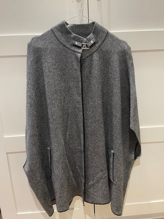 Capa elegante gris talla única