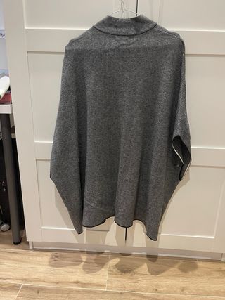 Capa elegante gris talla única