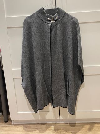 Capa elegante gris talla única