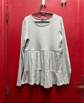 Maglione premaman grigio con balza