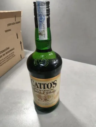 Caja de cartón para envíos