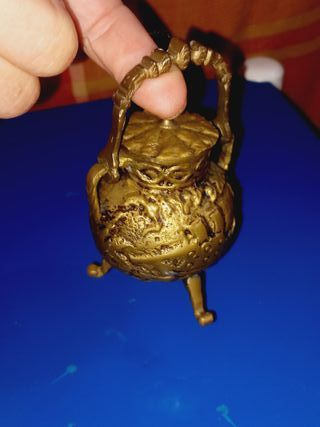 Pequeno pote em Bronze