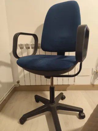 Silla de oficina azul