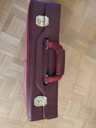 Maletín de piel marrón