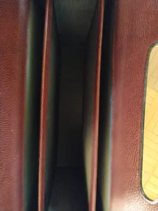 Maletín de piel marrón