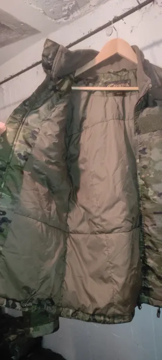 Forro Polar Carinthia boscoso pixelado