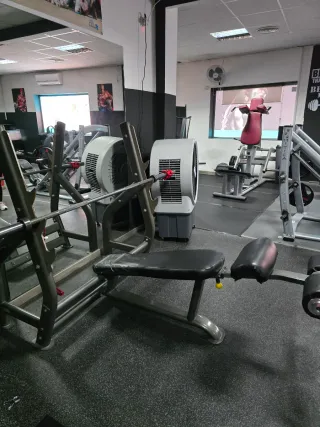 Banco declinado para barra olímpica