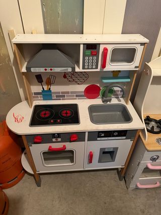 Cocinita de madera para niños