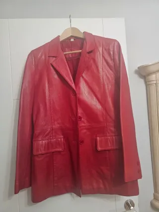 Chaqueta de cuero roja talla m