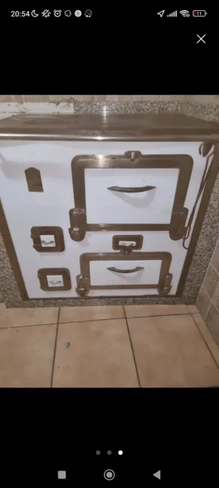 Estufa Económica Negra y Blanca