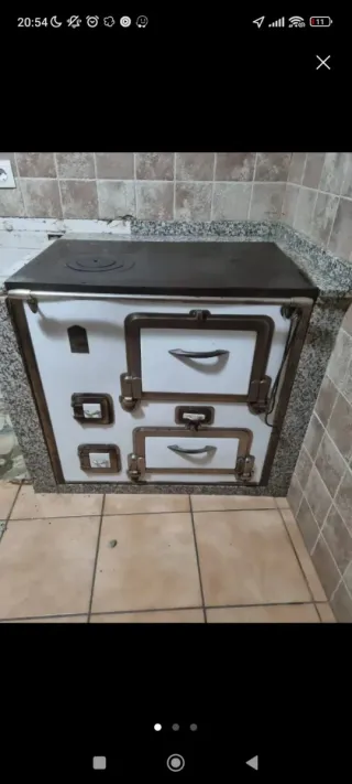 Estufa Económica Negra y Blanca