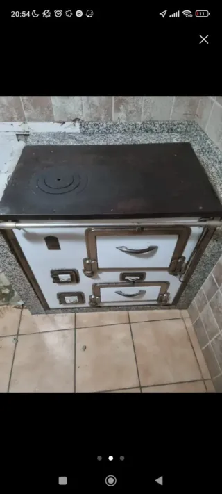 Estufa Económica Negra y Blanca