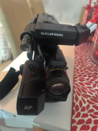 Videocámara VHS Grundig LS 150