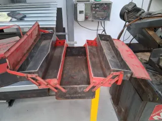 Caja de herramientas Tayg roja