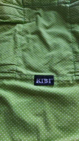Mochila portabebés Kibi verde lunares