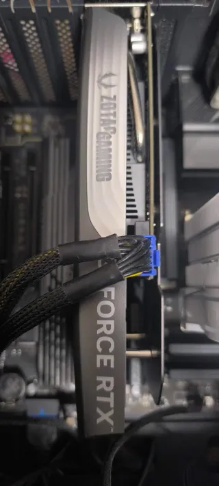 Tarjeta Gráfica ZOTAC GAMING GeForce RTX 4060