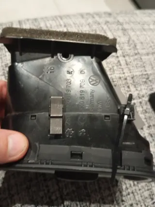 Aireador Izquierdo VW Golf MK6