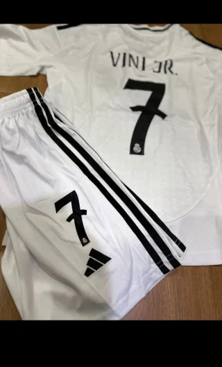 Conjunto Real Madrid niño talla 22