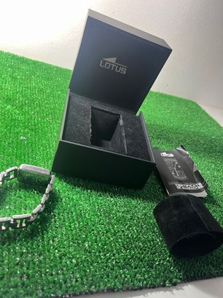 Reloj Lotus Plata y Negro