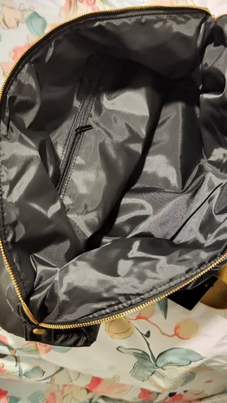 Bolso de viaje Calvin Klein negro y dorado