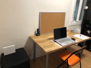 Mesa de escritorio de madera maciza y metal