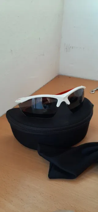 Equipación Ciclismo QLE Negra y Roja