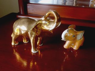 2 Elefantes decorativos em cerâmica