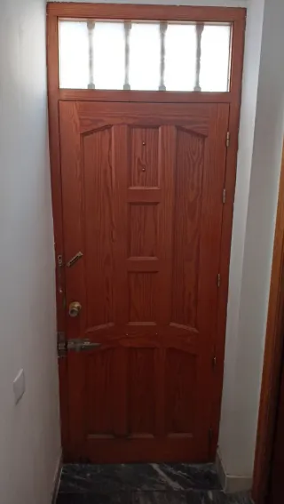 Puerta exterior madera