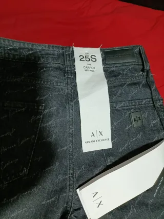 Pantalones Armani Exchange negros con logo