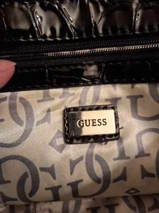 Bolso Guess Negro Piel Cocodrilo