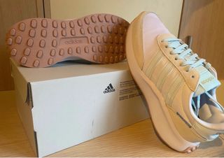 Deportivas Adidas Mujer Beige y Blancas