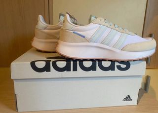 Deportivas Adidas Mujer Beige y Blancas