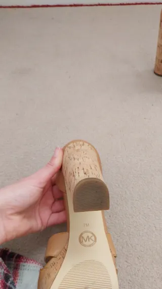 Tacones Michael Kors Beige Talla 38