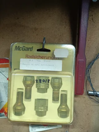 Tornillos antirrobo llantas McGard 14×1.5 – NUEVOS