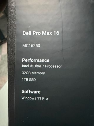 Portátil Dell Pro Max 16 MC16250 16”