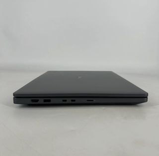 Portátil Dell Pro Max 16 MC16250 16”