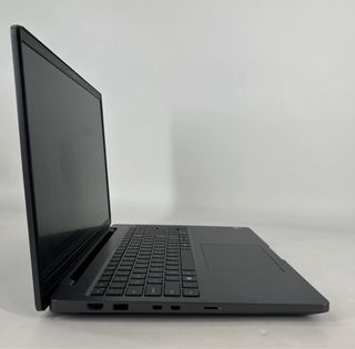 Portátil Dell Pro Max 16 MC16250 16”