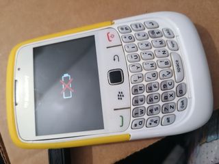 Blackberry Curve Blanco/Amarillo