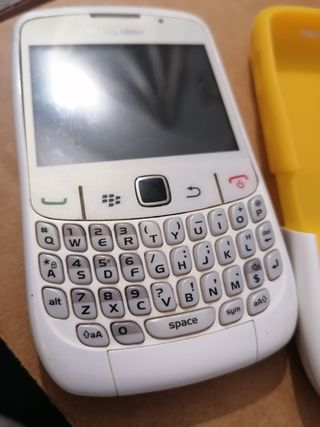 Blackberry Curve Blanco/Amarillo