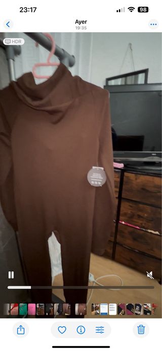 Mono beige de punto con cordones