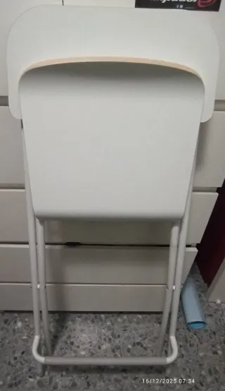 Silla plegable IKEA blanca